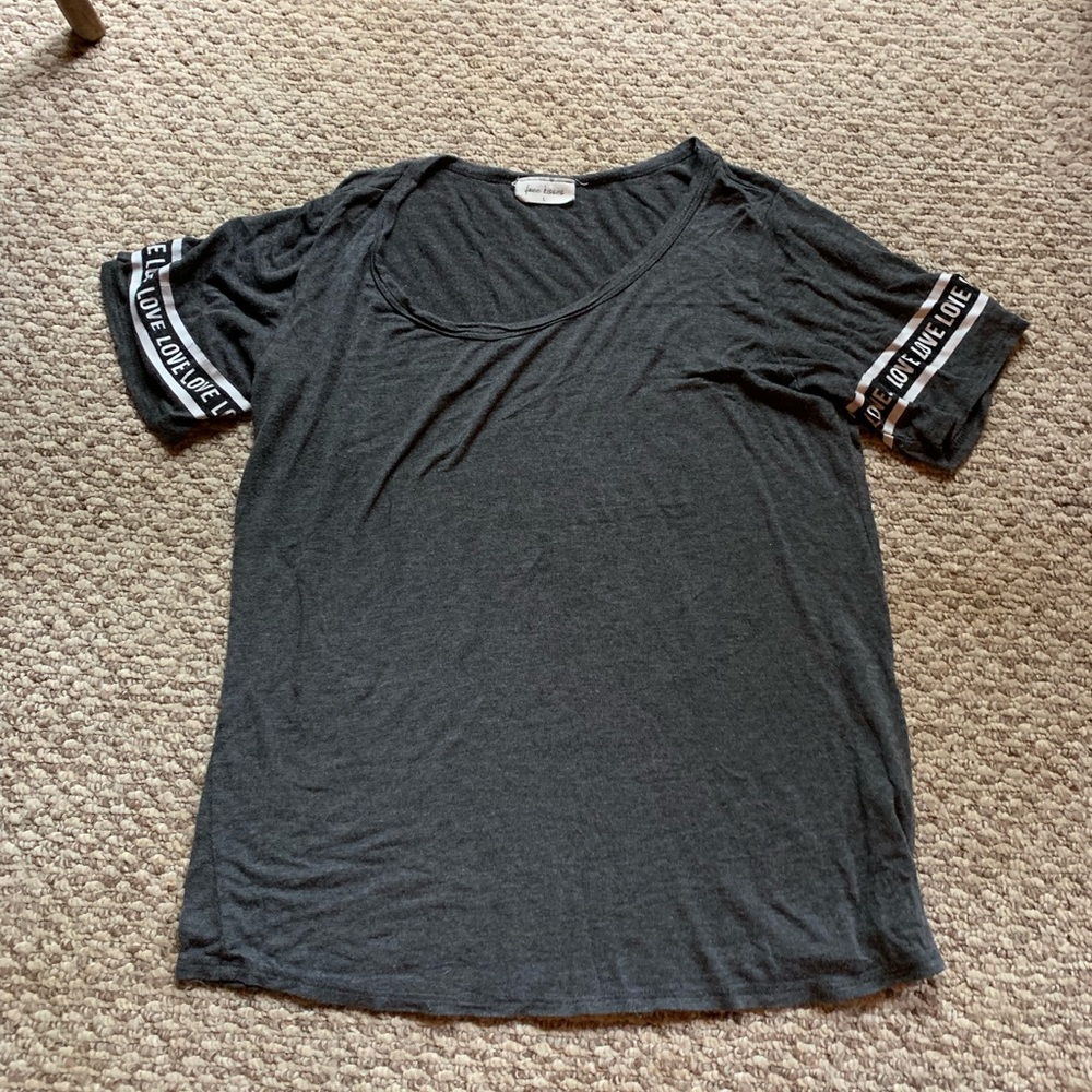 Gray Free Kisses shirt